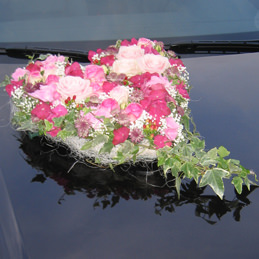 Blumenherz Hochzeit - Autoschmuck - rosarot - Blumen Eder Rosenheim